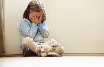 Rescatan a siete niños maltratados y abusados por su padre