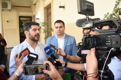 “Nenecho” promete barrer con limpiavidrios, cuidacoches y carriteros