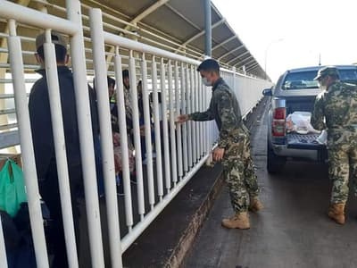 Decenas de estudiantes paraguayos en Foz urgen ayuda