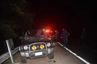 Conductor queda gravemente herido tras chocar contra un camión