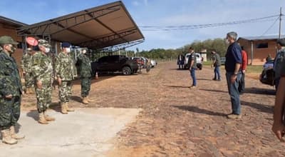 Abdo Benítez recibe informe sobre hallazgo de cuerpos en el norte
