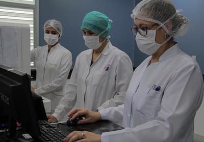 Nueve funcionarios del Laboratorio Central dan positivo a Covid-19