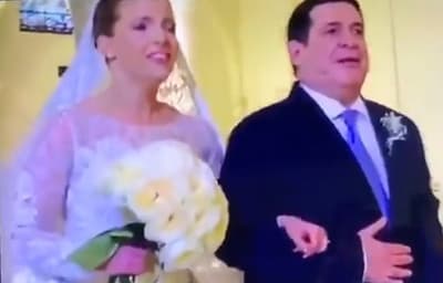 Indignación por boda de Sol Cartes llega hasta The Guardian