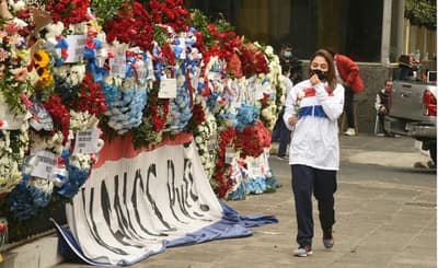 Atletas acuden al Panteón, tras convocatoria de la SND