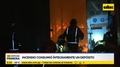 Incendio de gran magnitud consume depósito de productos de limpieza