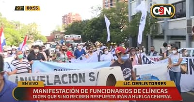 Funcionarios de Clínicas y trabajadores de guarderías se manifiestan