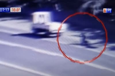 Motociclista muere al chocar contra camión detenido sobre la banquina