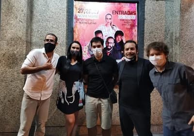 Sequera asiste al teatro y reconoce buenas prácticas