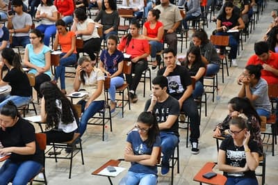 Ejecutivo reglamenta ley de arancel cero en universidades públicas