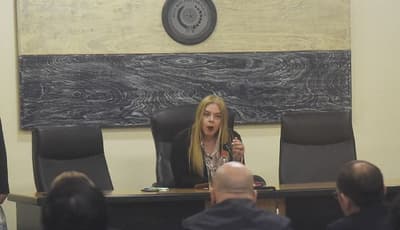 Jueza defiende su fallo de mandar a la cárcel a Efraín