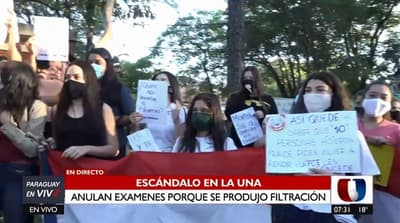 Postulantes se manifiestan en Economía tras filtración y anulación de pruebas