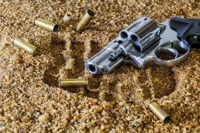 Hallan a pareja con heridas y se sospecha de intentos de feminicidio y suicidio