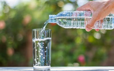 Instan a consumir mayor cantidad de agua para evitar virus respiratorios