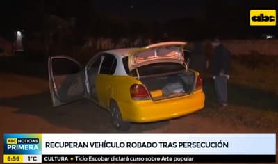 Recuperan vehículo minutos después de ser robado
