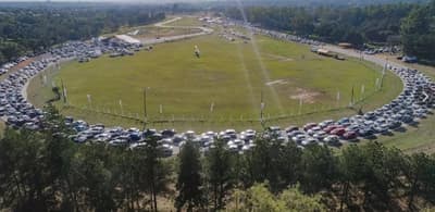 Esperan durante 12 horas en la fila del mega vacunatorio