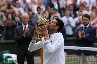 Djokovic es campeón en Wimbledon e iguala a Federer y Nadal