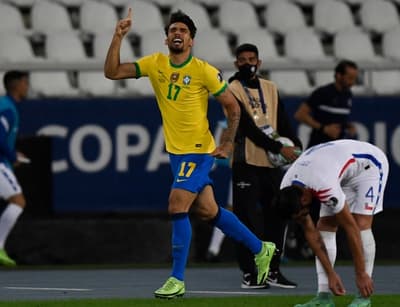 Brasil vence a Chile, sufriendo y con lo justo