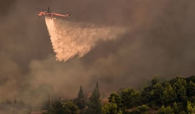 Reportan primeras muertes en Italia y Grecia por incendios