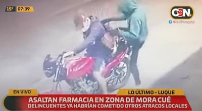 “Motochorros” asaltan una farmacia en Mora Cué