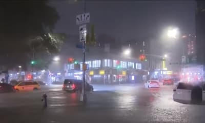 Resabio de huracán genera inundaciones históricas en New York