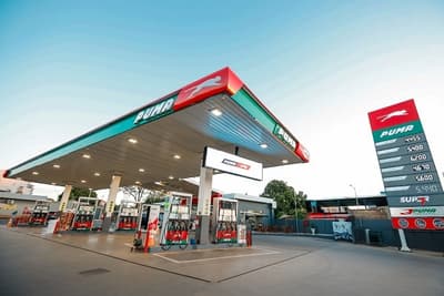Emblema y banco sortean vales de combustible gratis por un año