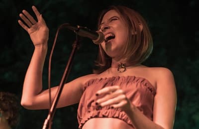 En el Café del Teatro, Sofia Barudi ofrecerá su show acústico