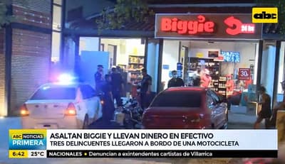 Motochorros se llevan dinero de local de Biggie