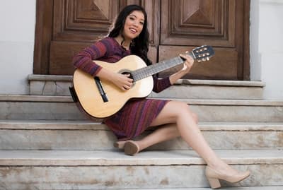 Invitan a shows de folklore y humor en El Café del Teatro