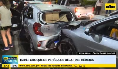 Triple choque en semáforo deja heridos