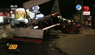 Camión pierde su acoplado en plena avenida de Villa Elisa