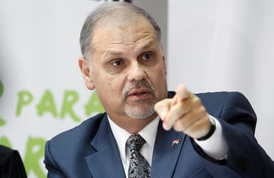 Allanan tres viviendas en causa del exministro Joaquín Roa 