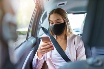 Plataforma de viaje presenta “Fuera del juego”, una campaña contra el acoso