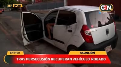 Conductor de plataforma recupera su auto tras asalto