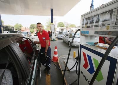 Senado aprueba proyecto para que Petropar venda carburantes más baratos