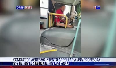 Chofer de bus intentó llevarse por delante a conductora, según denuncia