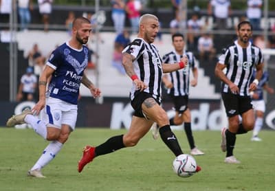 Libertad gana y no le pierde pisada al líder