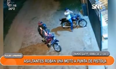 Motochorros despojan de su biciclo a un hombre frente a su casa