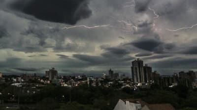 Renuevan aviso de tormentas en cinco departamentos