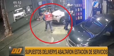 Hombre vestido de delivery asalta en surtidor