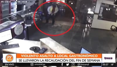 Asaltan local gastronómico y hasta golpean a cliente