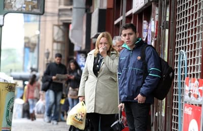 Pronostican jornada fría con vientos del sur y posibles tormentas
