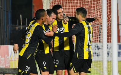 Guaraní golea a domicilio a General Caballero 