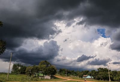 Meteorología anuncia tormentas con vientos de hasta 120 km/h