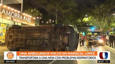 Choque y vuelco de ambulancia deja heridos