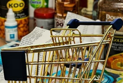 Senado aprueba deducir IVA de las compras del súper hasta 30% 