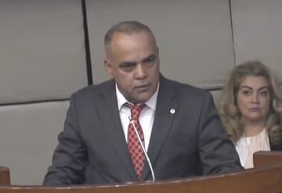 Bachi hace el ridículo al citar falso pronunciamiento de la Iglesia 