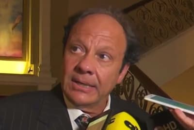 Cena para recaudar fue “completo fracaso”, lamenta Scavone 