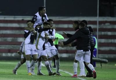 Tacuary supera a Sol y está cerca de la punta