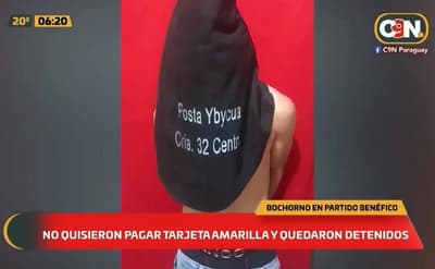 Detienen a dos hombres por no querer pagar por tarjeta amarilla