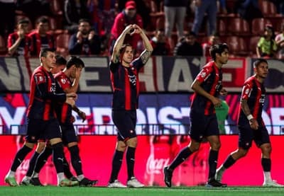 Cerro Porteño aplica paliza y continúa en la cima 